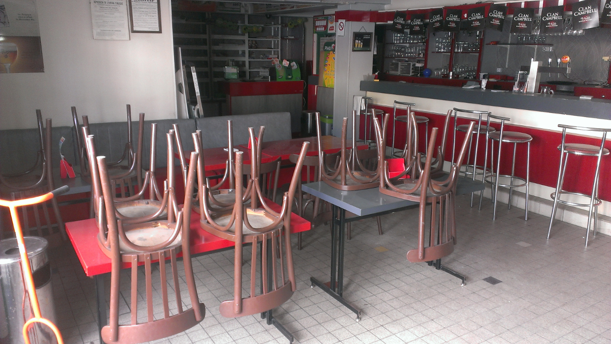 Murs de Bar - Jeux - PMU à CHALONS-en-CHAMPAGNE sur axe passant